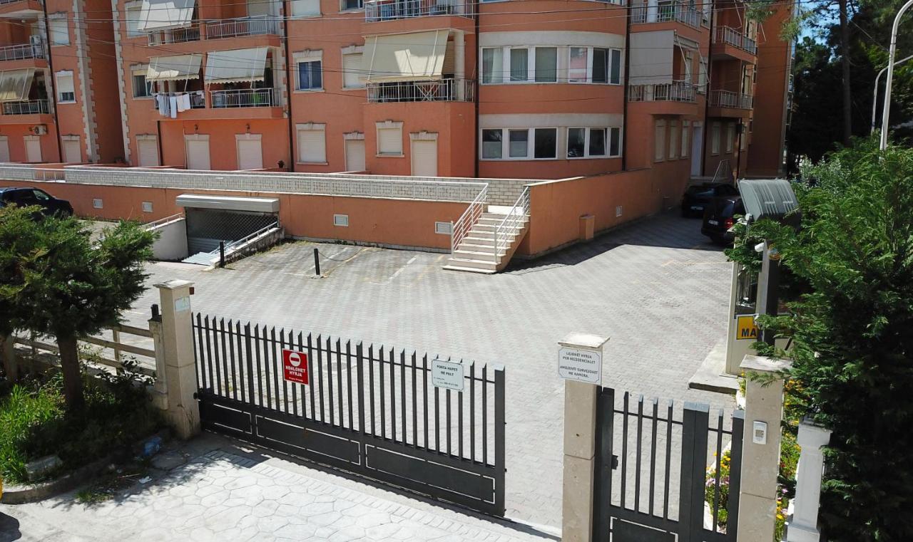 Apartment Голем Екстериор снимка
