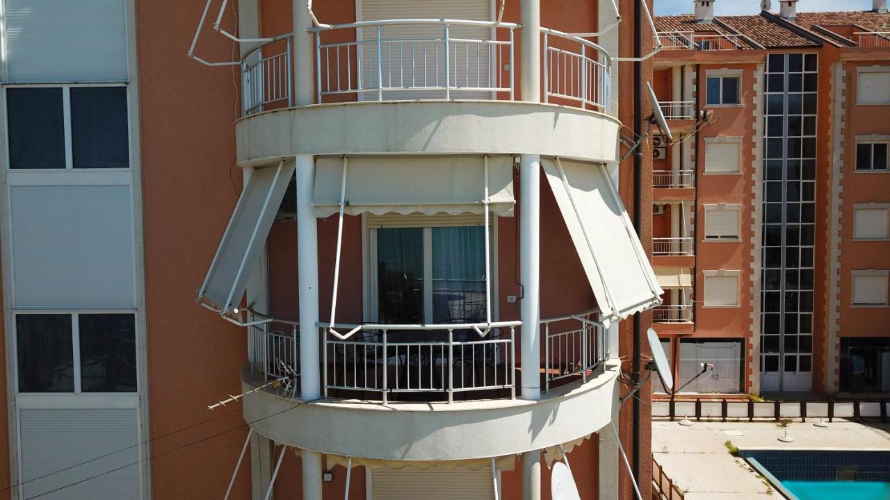 Apartment Голем Екстериор снимка